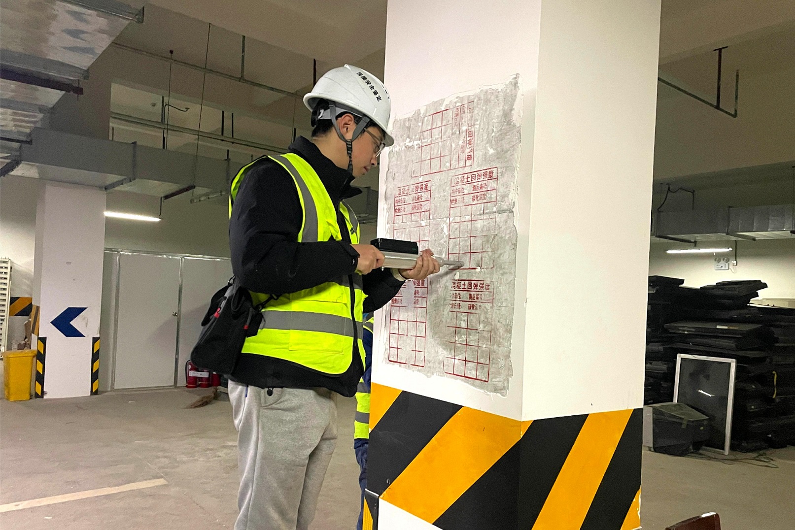 1745646465207757.jpg 鑒定現(xiàn)場.jpg